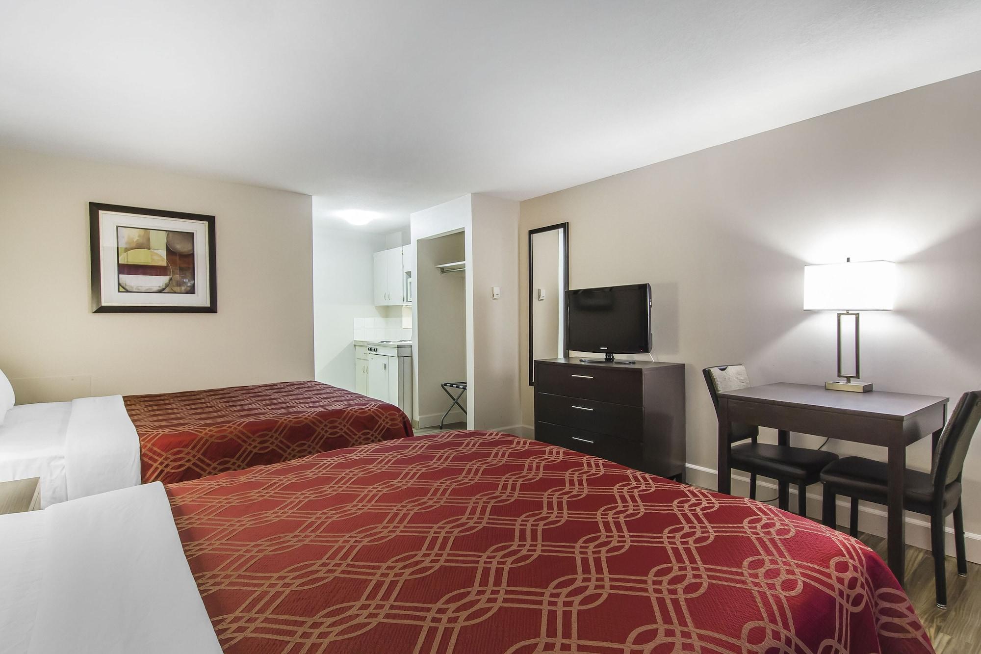 Econo Lodge Inn & Suites Lethbridge Exterior photo